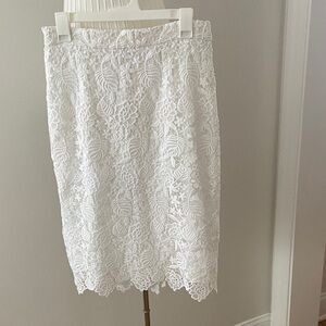 Banana ReWhite Lace Pencil Skirt - Elegant Floral Lace